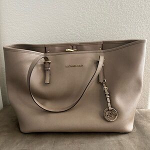 Michael Kors tote